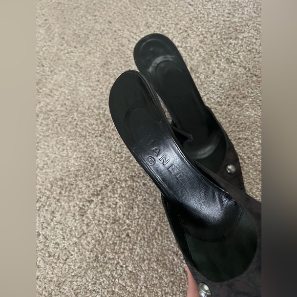 Vintage Chanel heels - Picture 4 of 4